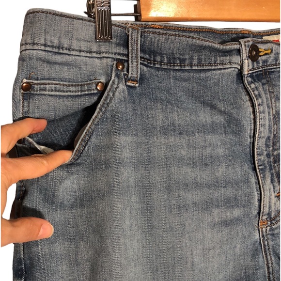 WRANGLER | Men’s Straight Fit Medium Wash Stretch Denim Blue Jeans size 40X30 - Picture 5 of 12